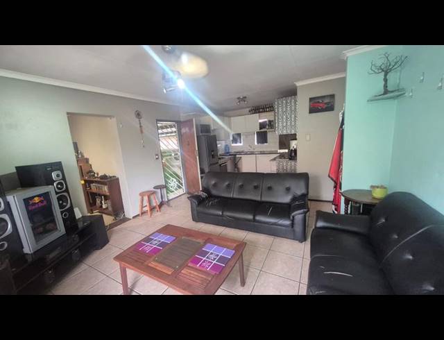 2 BEDROOM TOWNHOUSE FOR SALE IN TERENURE